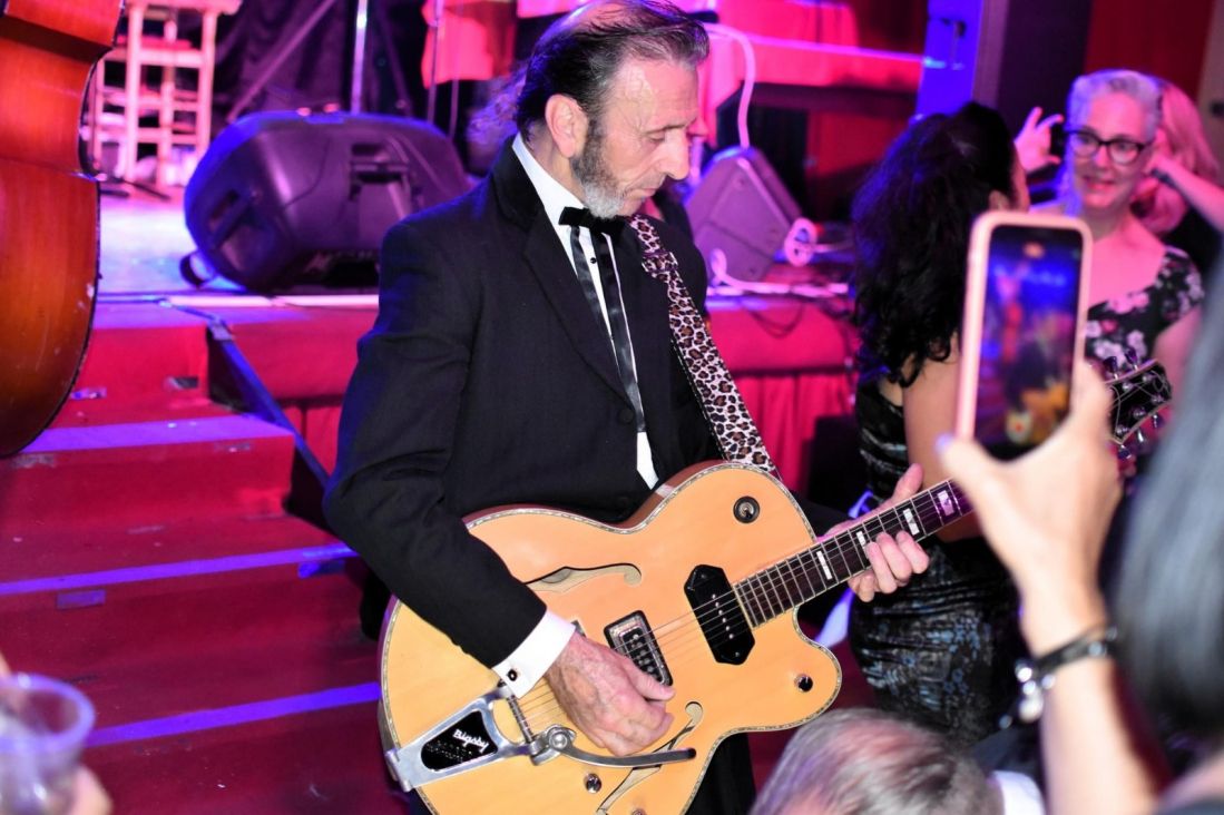 Guitarrista concierto directo Ballvalles